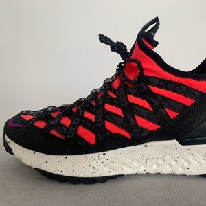 NIKE ACG (Woman’s Size 5) Brand New.